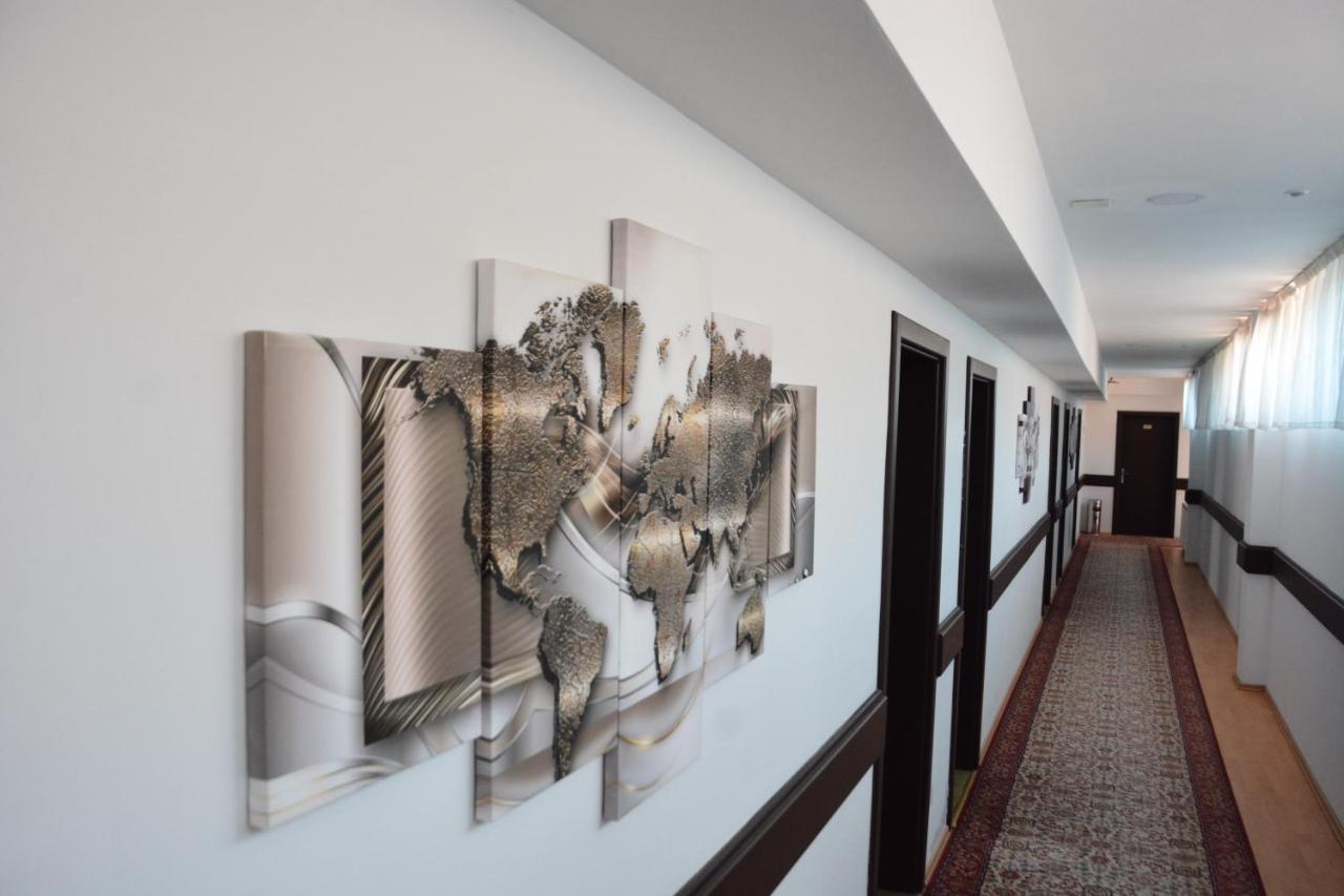 Arabella Hotel Kicevo Luaran gambar